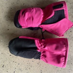 Like new Obermeyer kids pink snow/ski gloves XS (Toddler)